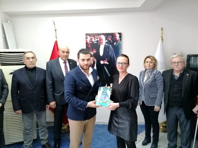 Akademisyenlerden Manisa kitabı