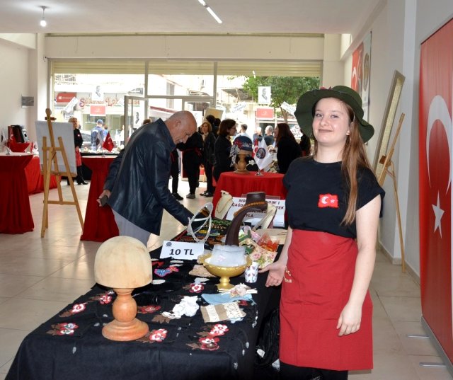 hediyelikler eğitime burs olacak