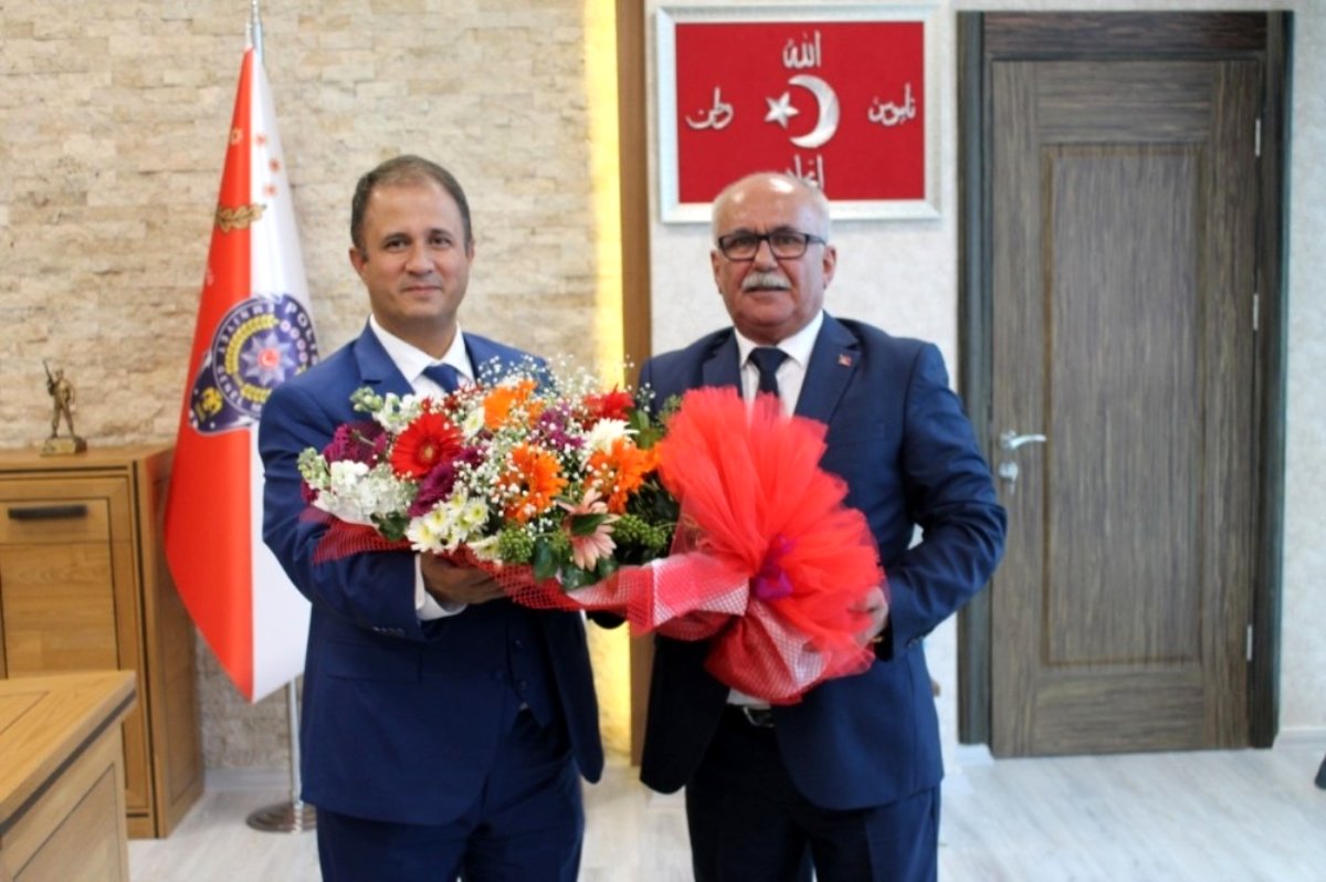 Kahveciler emniyet müdürünü ziyaret etti.