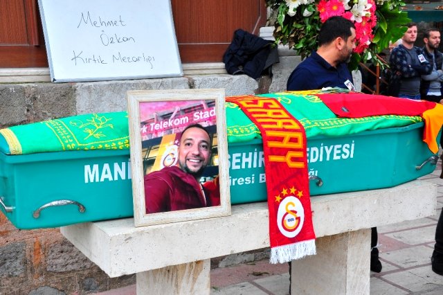 Öldürülen Manisalı iş adamı toprağa verildi