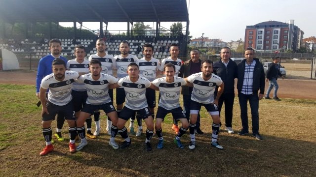 Ülküspor devreyi lider kapattı