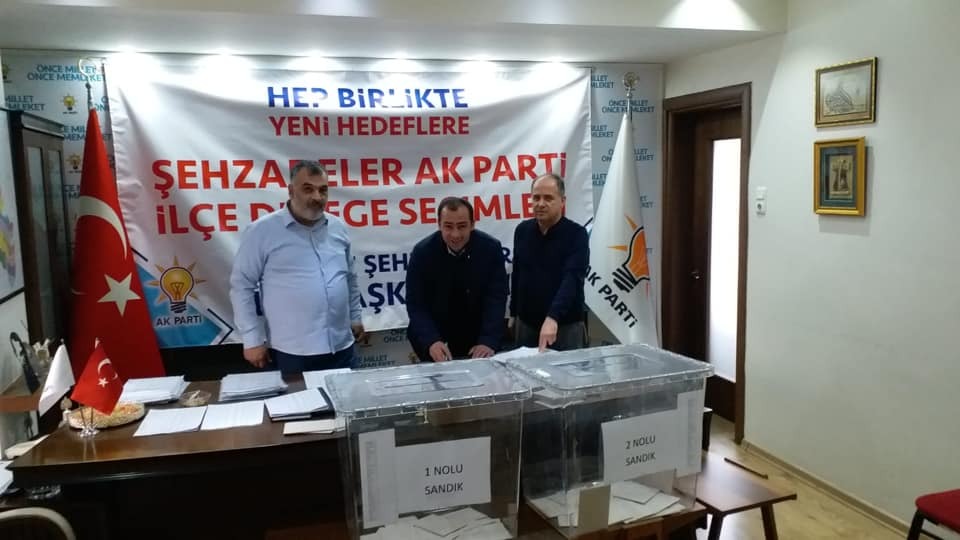 AKP Manisa teşkilatında seçim heycanı