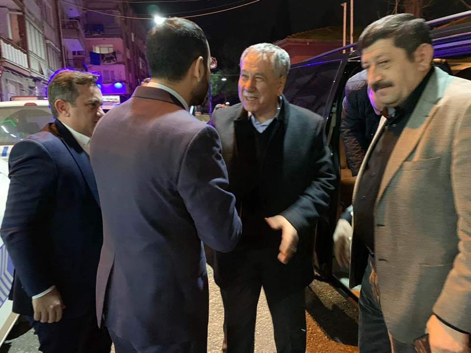 Arınç AKP´lilerle buluştu.