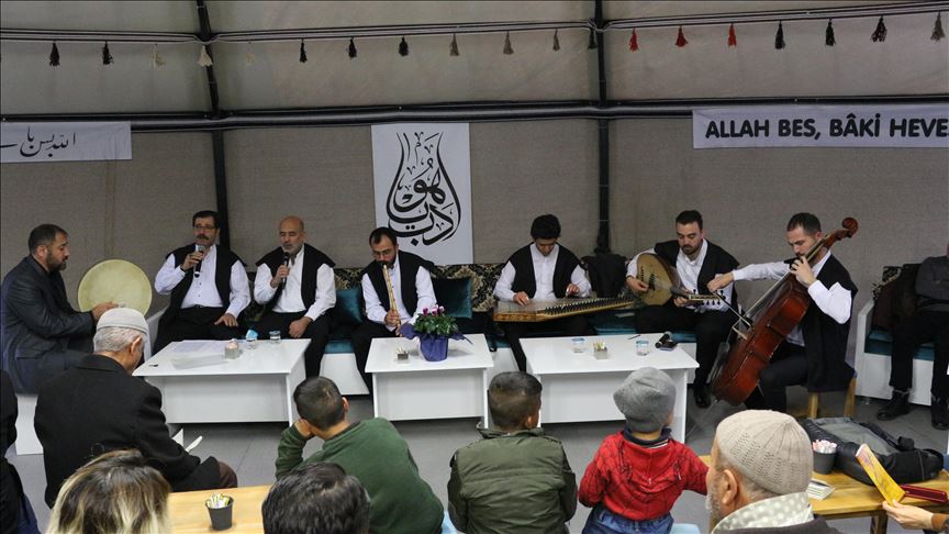 Mevlana 746. yılında törenlerle anılıyor