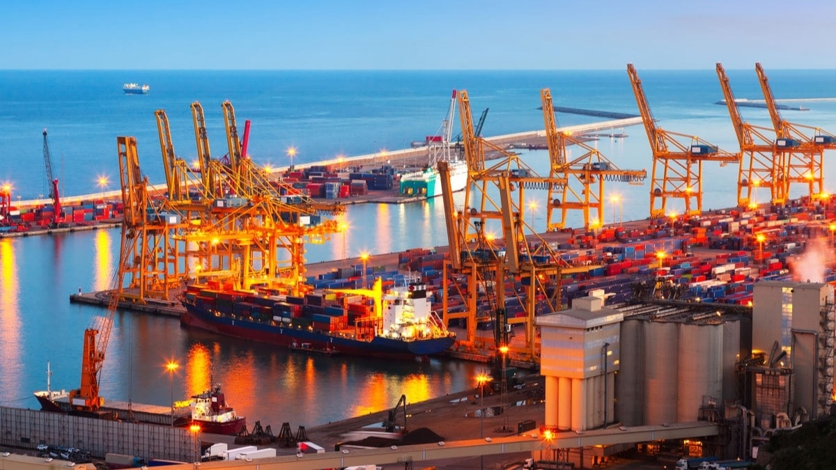 ihracat yüzde 1,ithalat yüzde 9.7 arttı.