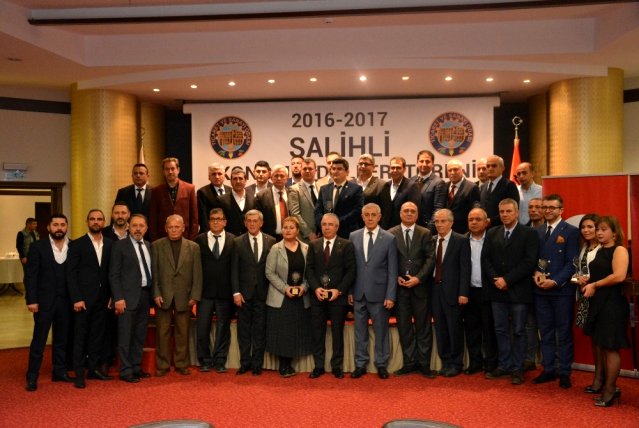 Salihli'de "Ekonomi Ödülleri"dağıltıldı.