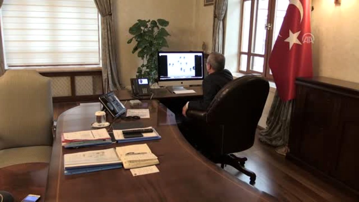 Vali´ yılın Fotoğrafları´oylamasına katıldı