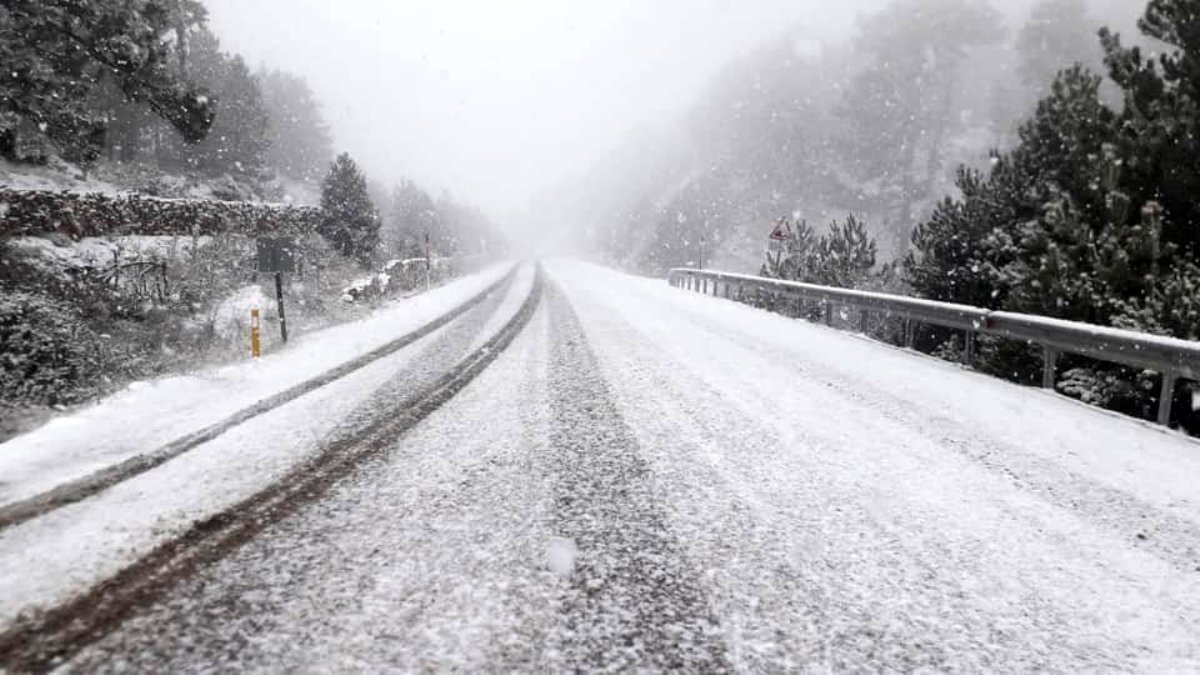 Manisa´ ya mevsimin ilk karı düştü