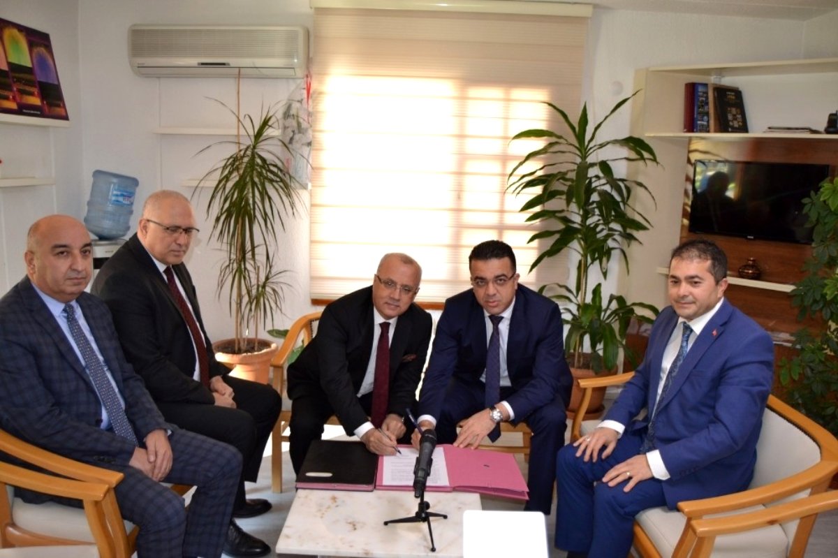 Salihli´de imzalar köy okulları için atıldı