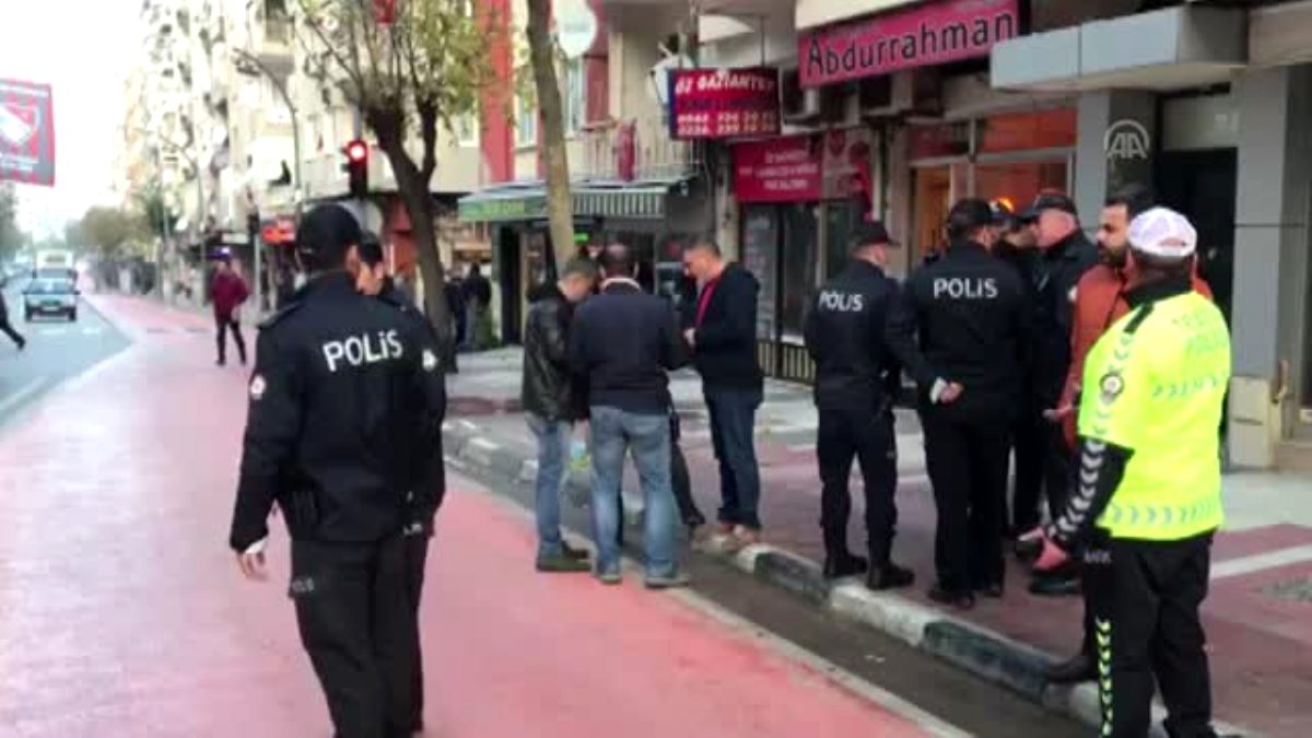 ensesinden tabancayla vuruldu