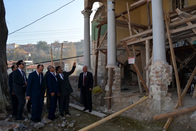 tarihi yapıları inceledi