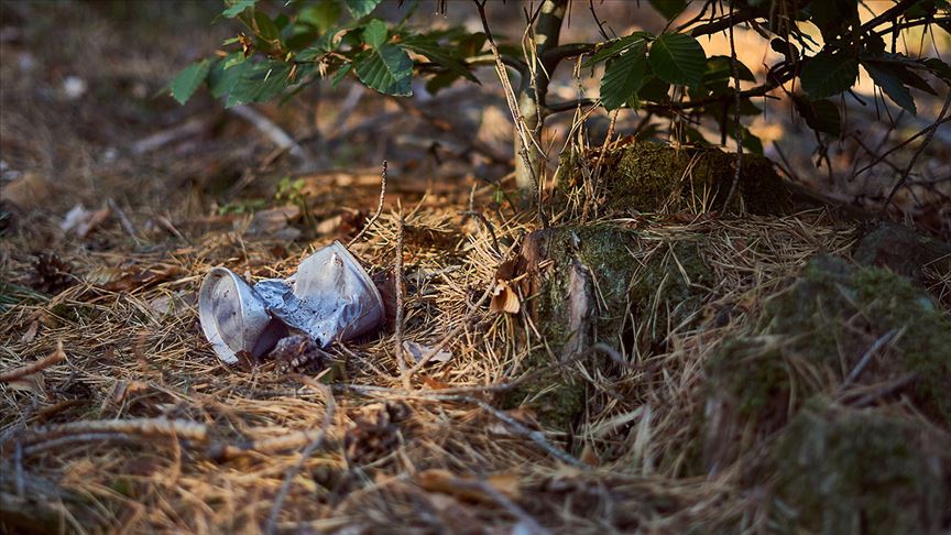 yere çöp atan,konutta gürültü yapan yandı.