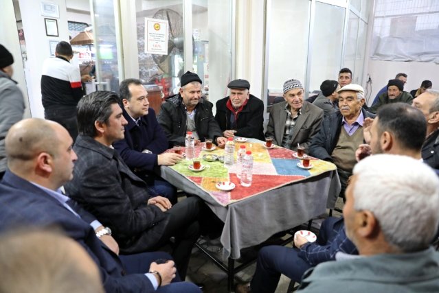 Başkan Dutlulu vatandaşları dinledi.