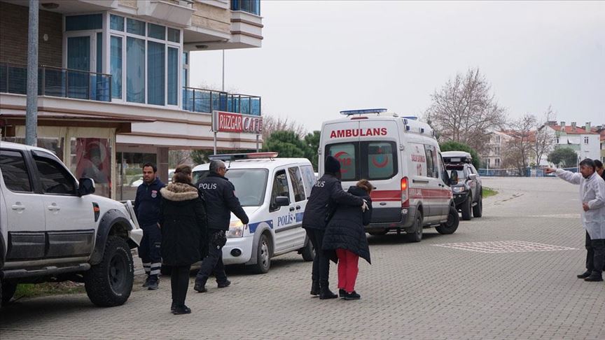 köpeği döven babasını öldürdü.