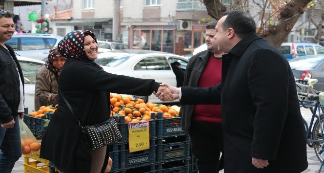 başkan esnafın yeni yılını kutladı.