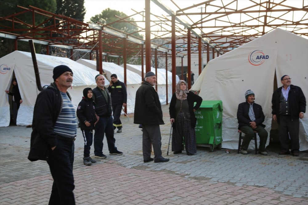 Manisa'da artçı depremler sürüyor.