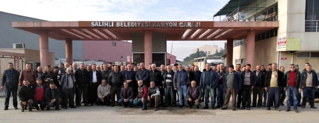 Salihlili kamyoncular eylemde