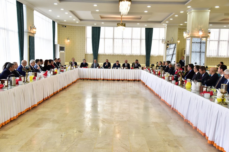 Validen' 'bürokrasiyi azaltın'' talimatı