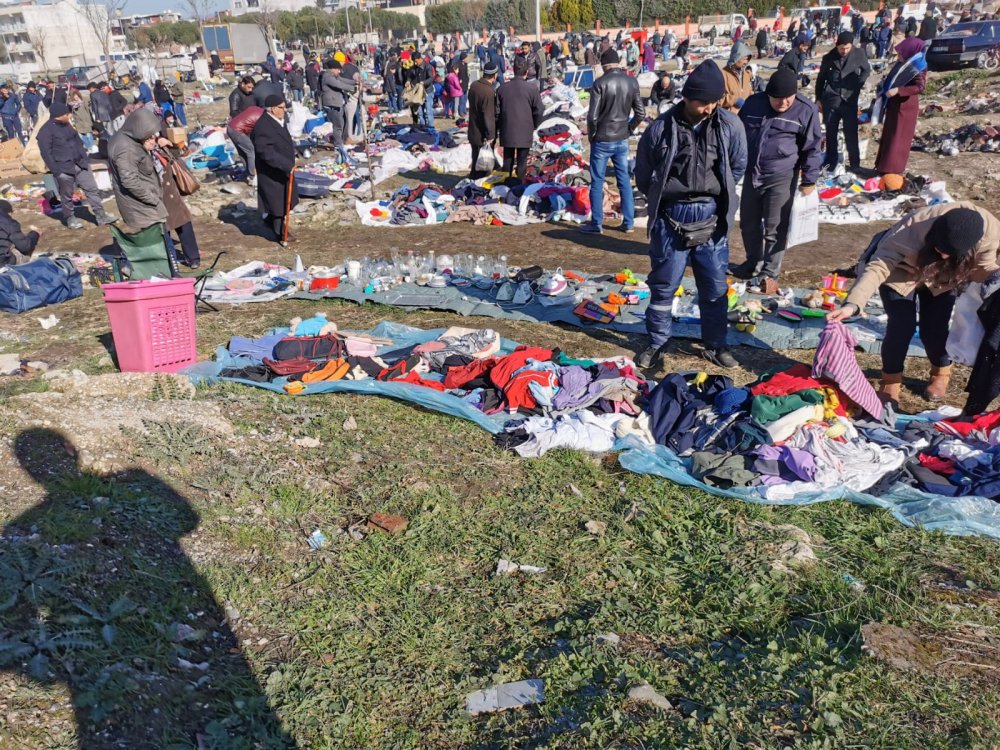 Vatandaş bit pazarına koştu.