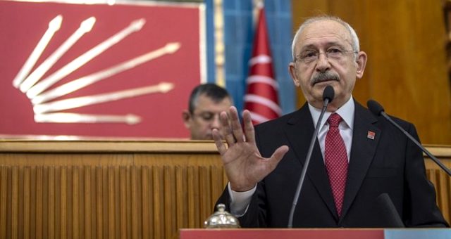 Kılıçdaroğlu ayakta alkışladı.