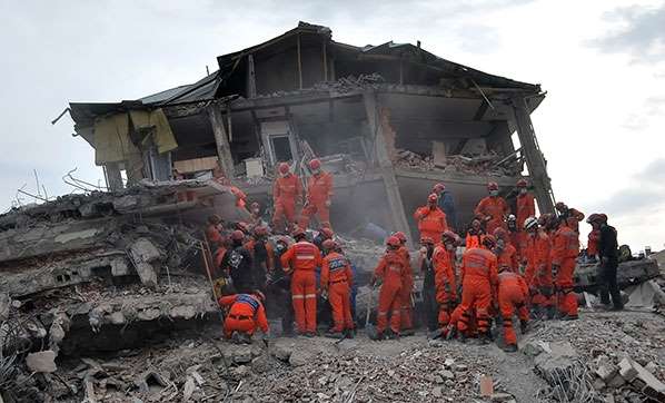 Kritik faylar üzerinde 100 bin yapı.