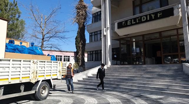 Deprem Kırkağaç belediye binasını vurdu