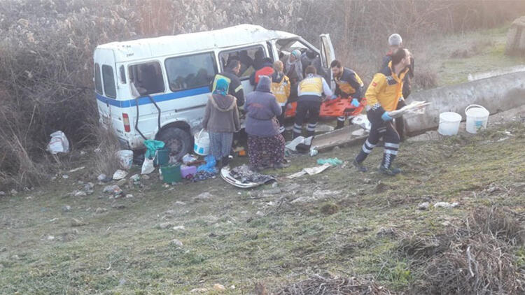 Harmandalıda kaza 13 işçi yaralandı.