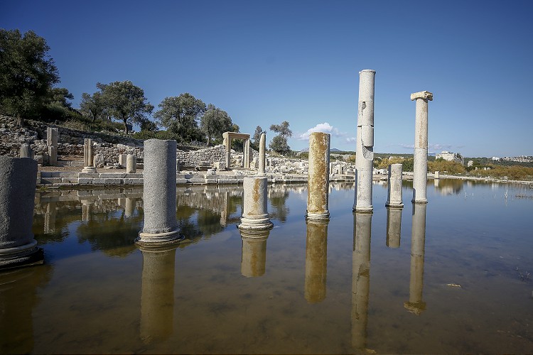 Gözler 6 bin yıllık Patara'da