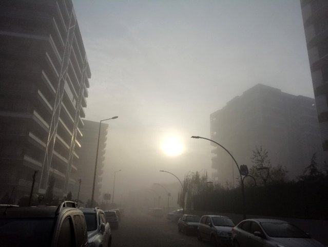 Manisa'da sis etkili oldu
