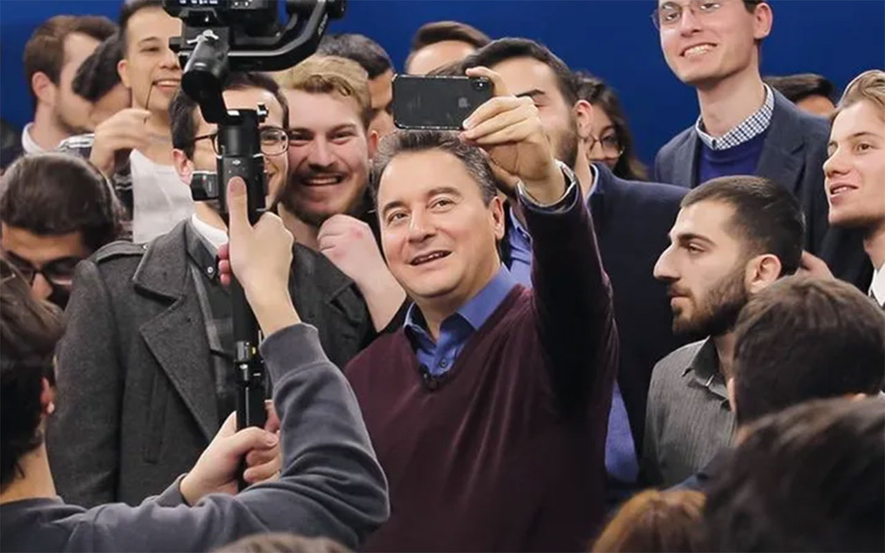 Babacan DEVA partisiyle siyaset sahnesinde