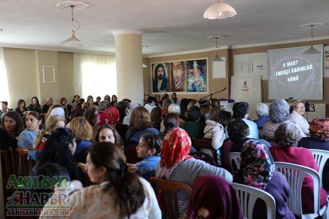 Akhisar cemevinde 8 mart töreni