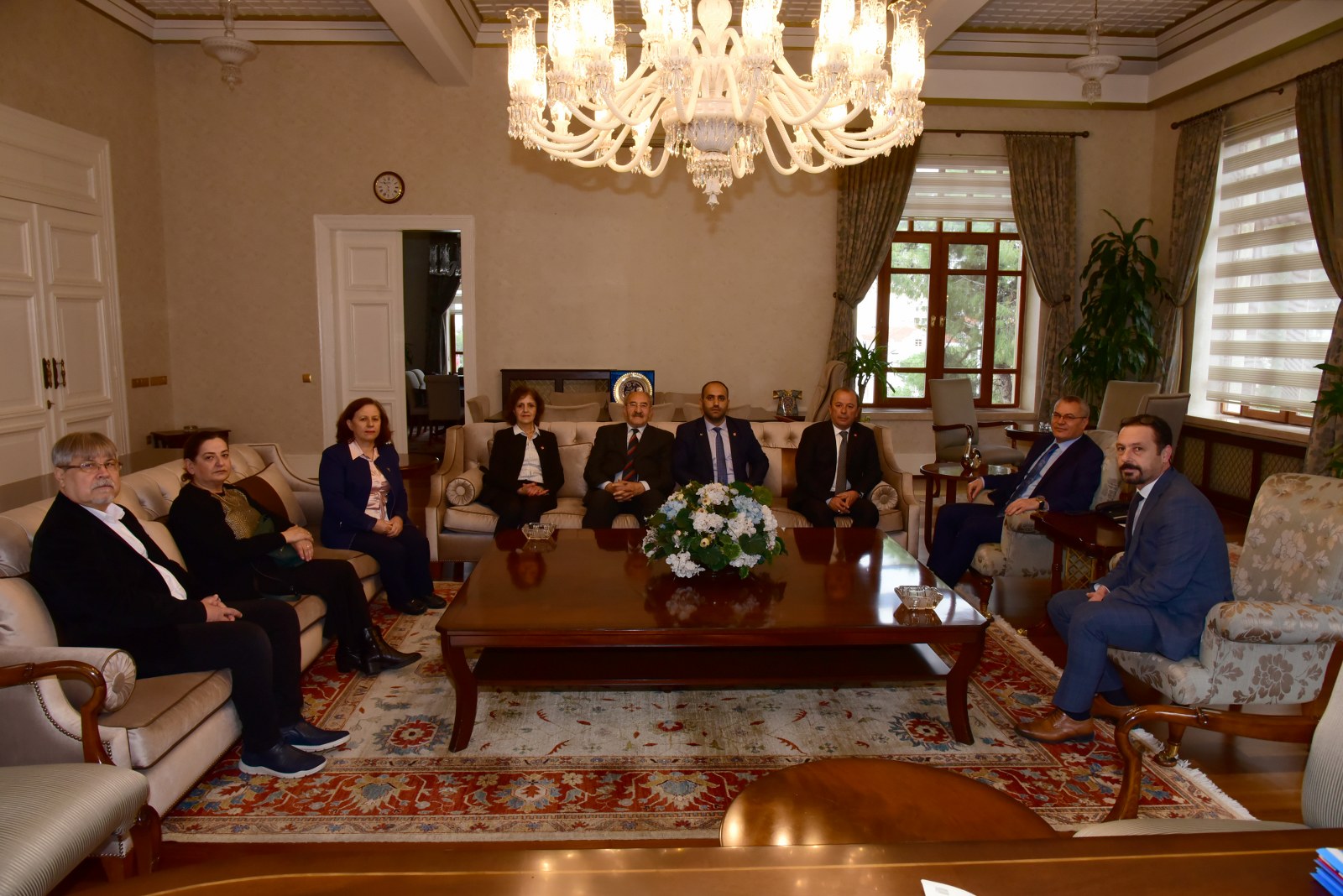 Vali Deniz CHP'lilerle buluştu