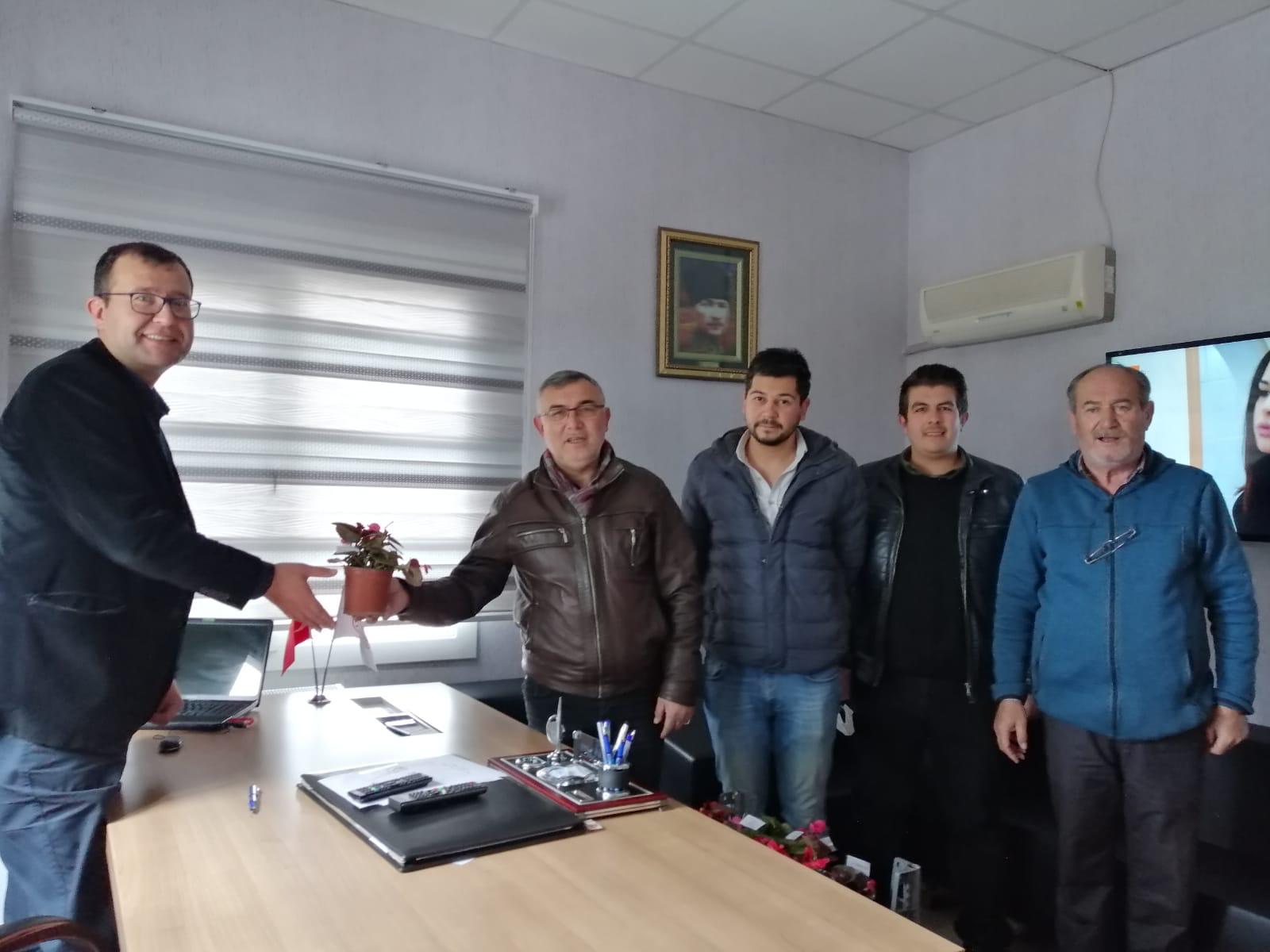 Kırkağaç CHP'den sağlık emekçilerine moral ziyareti.