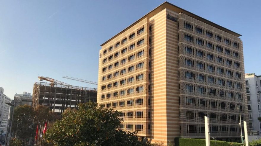 Koç Holding iki divan otelini sağlık çalışanlarına açtı