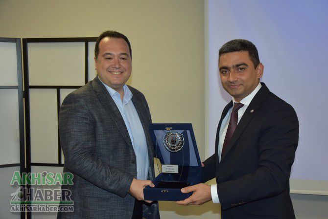 Dutlulu'ya 'Yılın Belediye Başkanı' ödülü