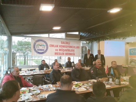 Salihli Emlakçılara kahvaltıda buluştu