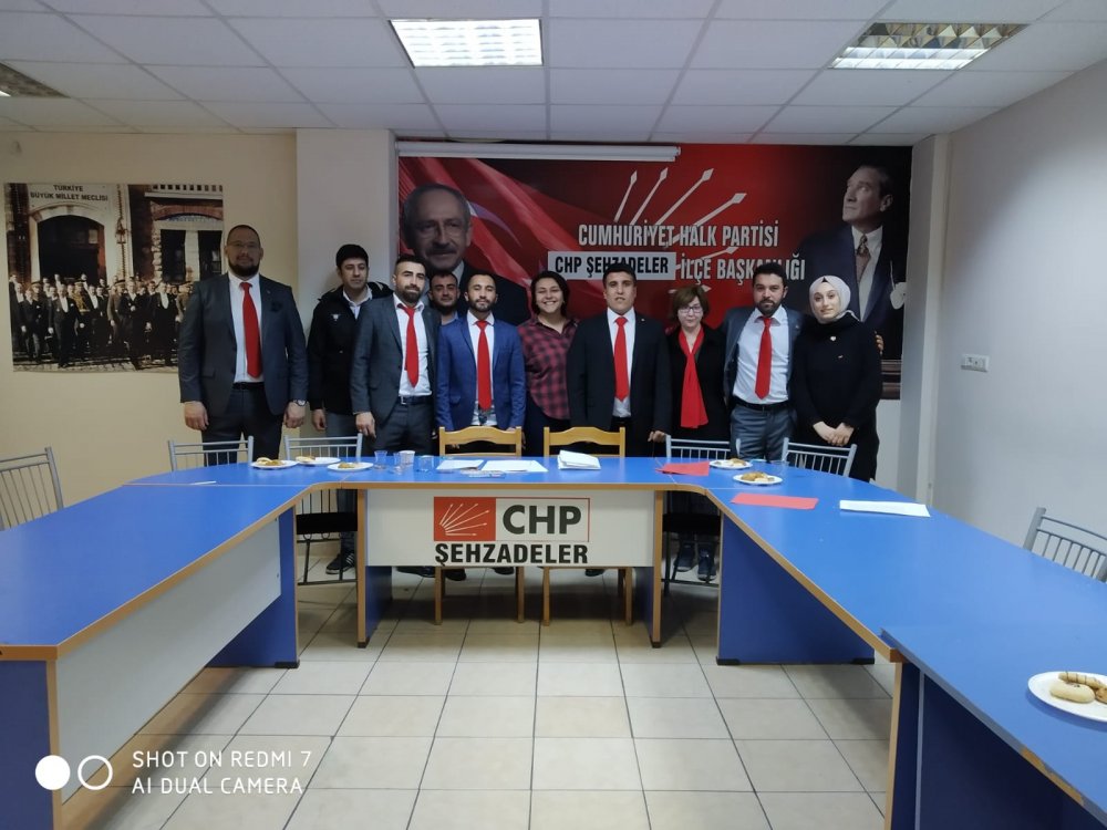 CHP'li gençlerden alkışlanacak hizmet