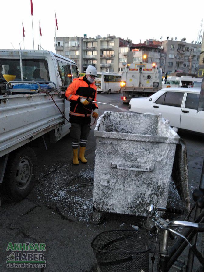 Akhisar korona virüsüne karşı ilaçlanıyor.