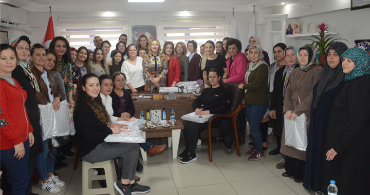 kadınlar Kadın Girişimcilik Belgelerini aldı