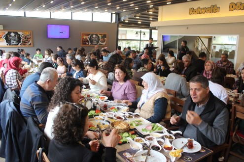 Yerli ''Kadınlar Baş tacımızdır''