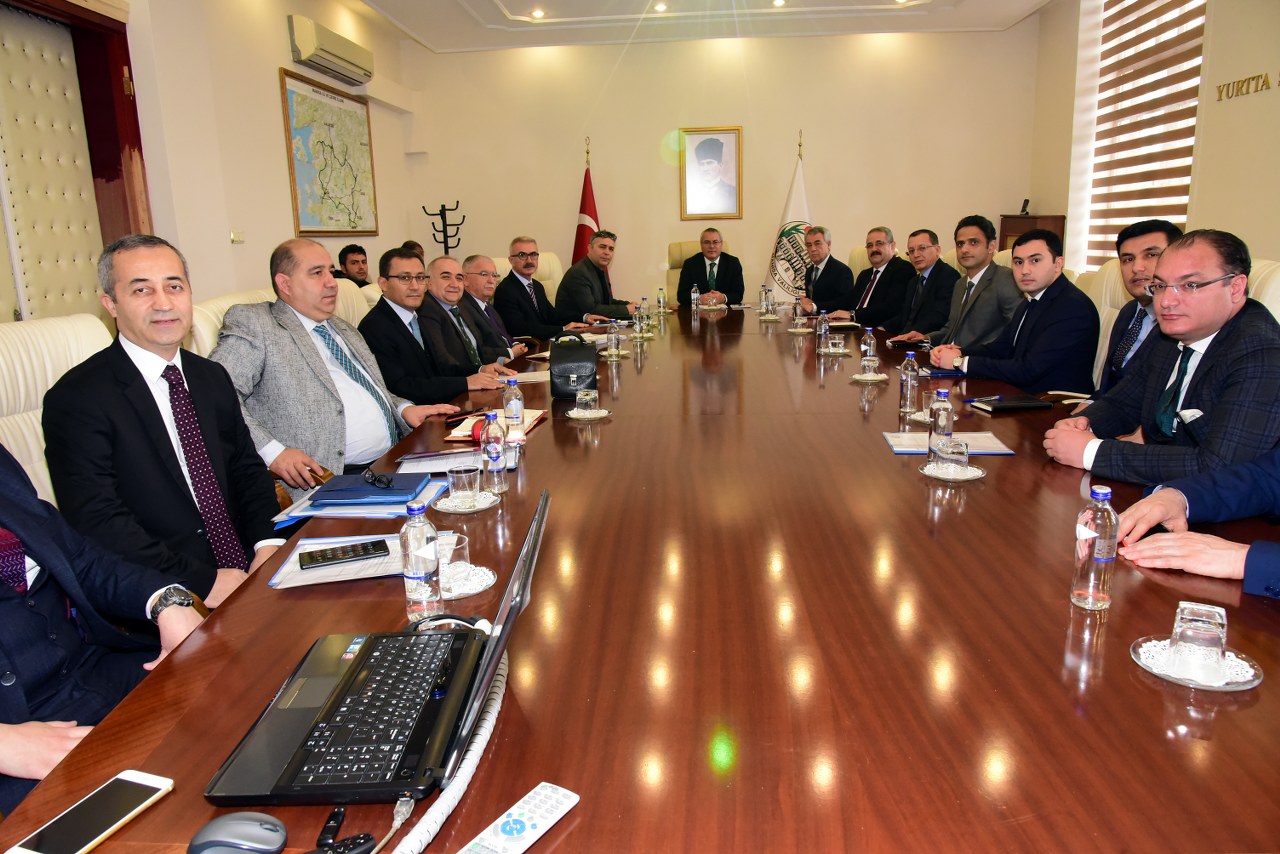 Kaymakamlar Manisa'da toplandı.