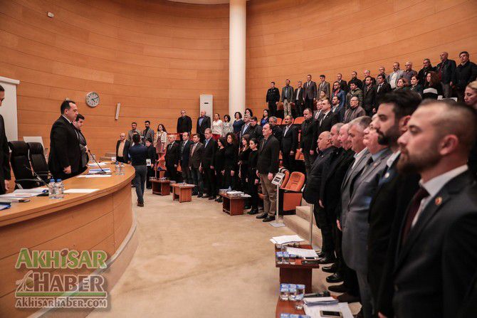 Mecliste şehitlere saygı duruşu