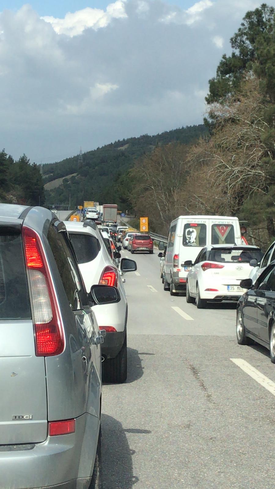 İzmir- Manisa arası trafik kuyruğu