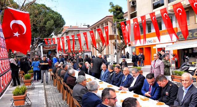 Salihli'de şehitler için lokma