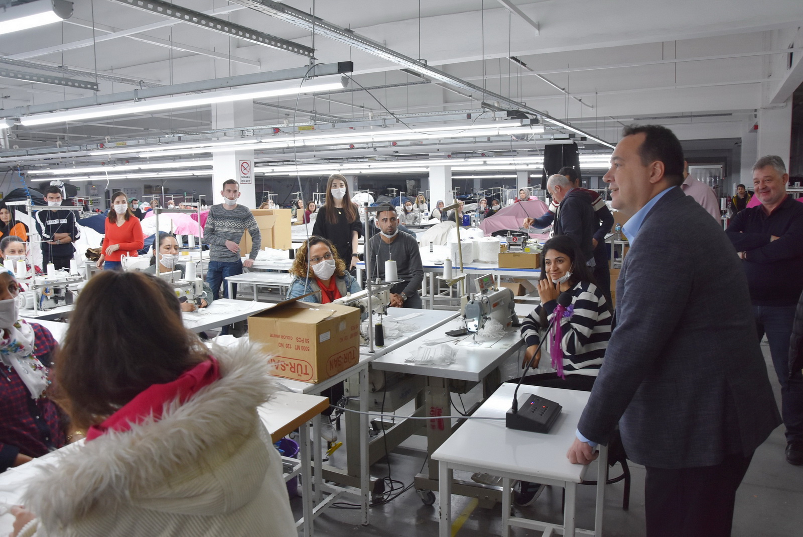 Belediye destekli maske üretimi