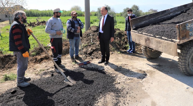 Başkan Akın araziler arasında yol yapımını denetledi