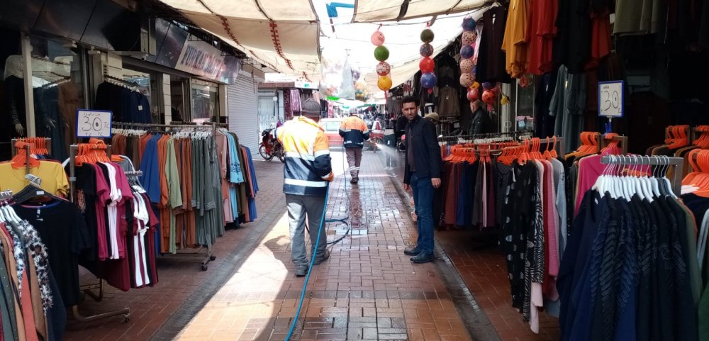 Akhisar'da köşe-bucak dezenfekte ediliyor