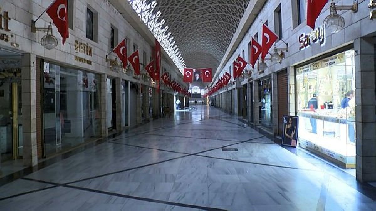 İçişleri Bakanlığı verilerine göre 211 bin 670 işletme kapandı.