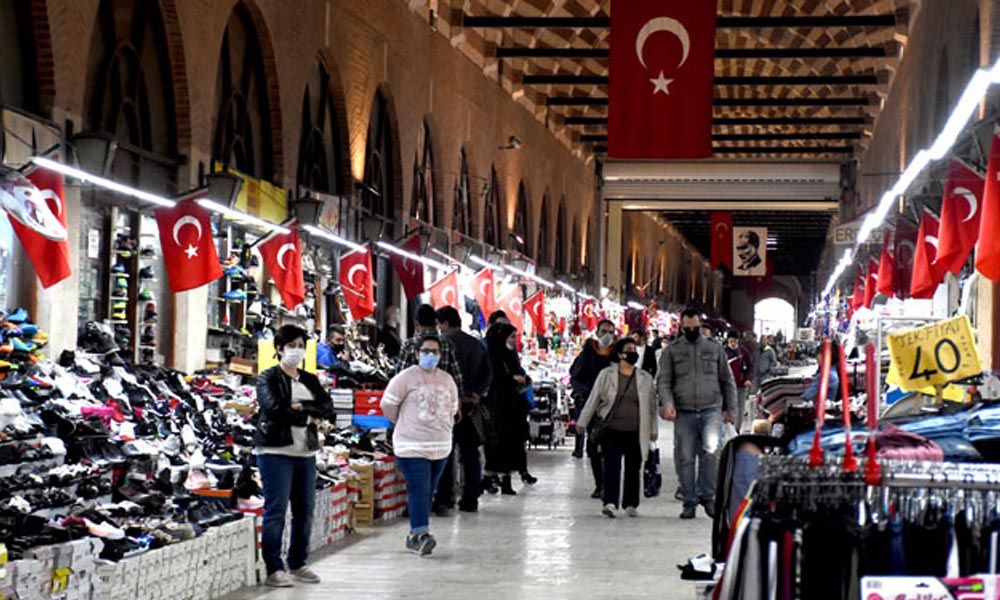 Tarihi çarşı kapılarını yeniden açtı