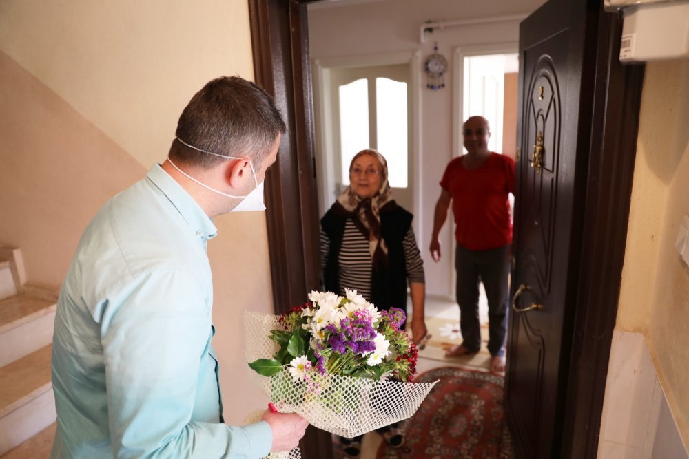 Anneler gününde Akhisar Belediyesi'nde unutulmayacak hizmet.